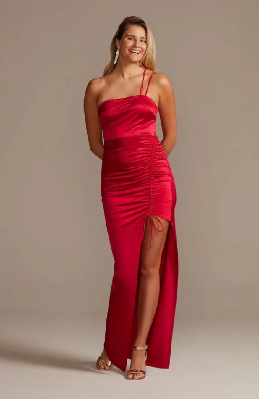 Deal Zone XL - city triangles red ruched stretch satin gown